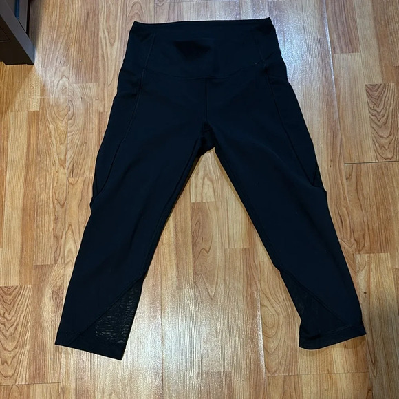 Black Lululemon Sweat Your Heat out Crop Pants - Picture 4 of 9